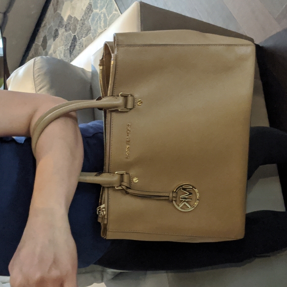 Michael Kors Satchel Purse - Picture 12 of 13